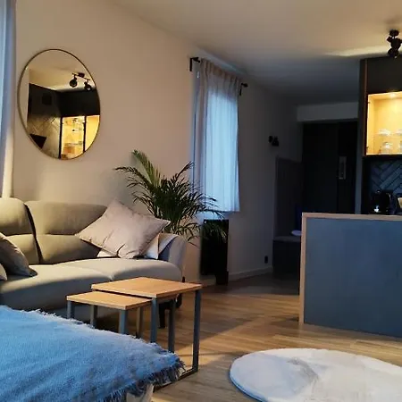 Between Apartamento Cracovia