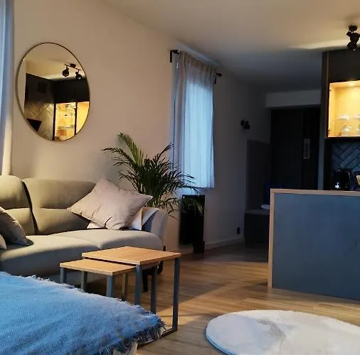 Between Apartamento Cracovia